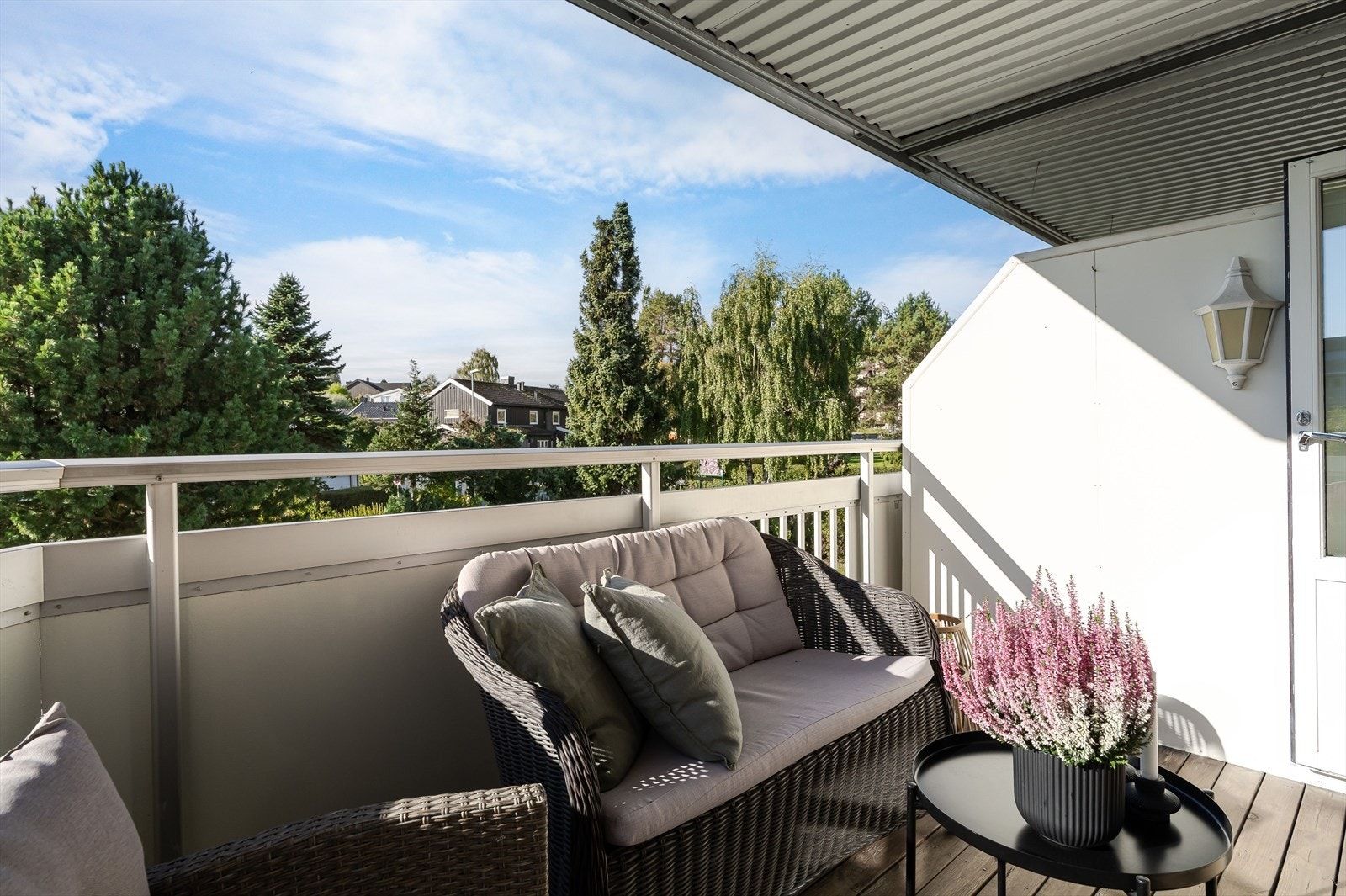 Balkongen er på ca. 6 kvm. Galleribilde