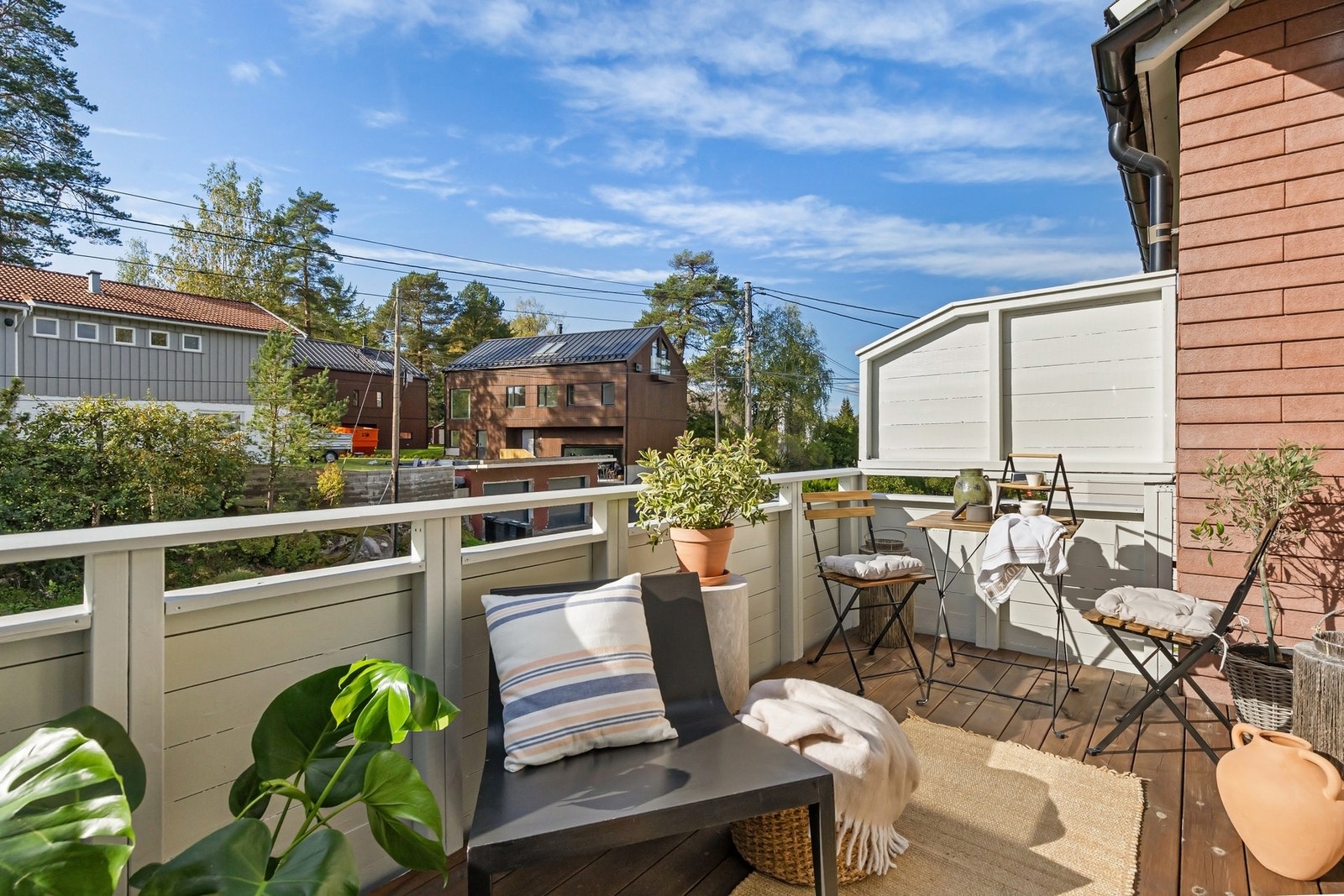 Utgang fra stuen til sydvestvendt balkong på ca. 8,4 m² Galleribilde