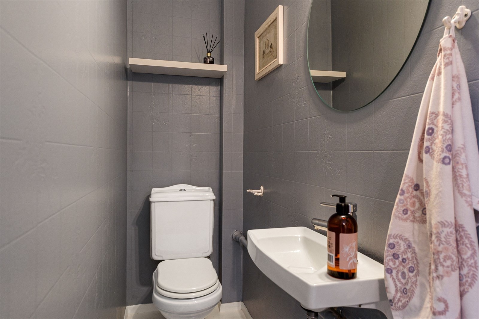 Praktisk toalettrom. Galleribilde