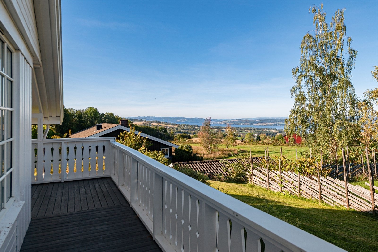 Nydelig utsikt fra verandaen! Galleribilde