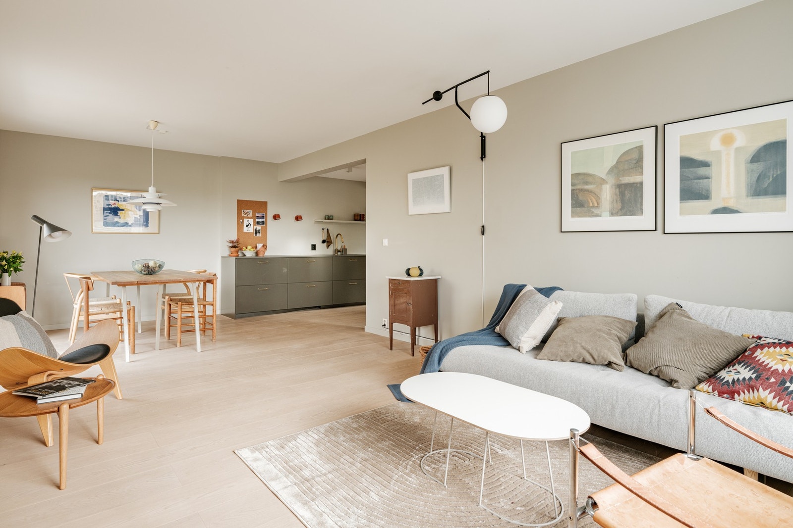 Åpen, romslig planløsning. Galleribilde