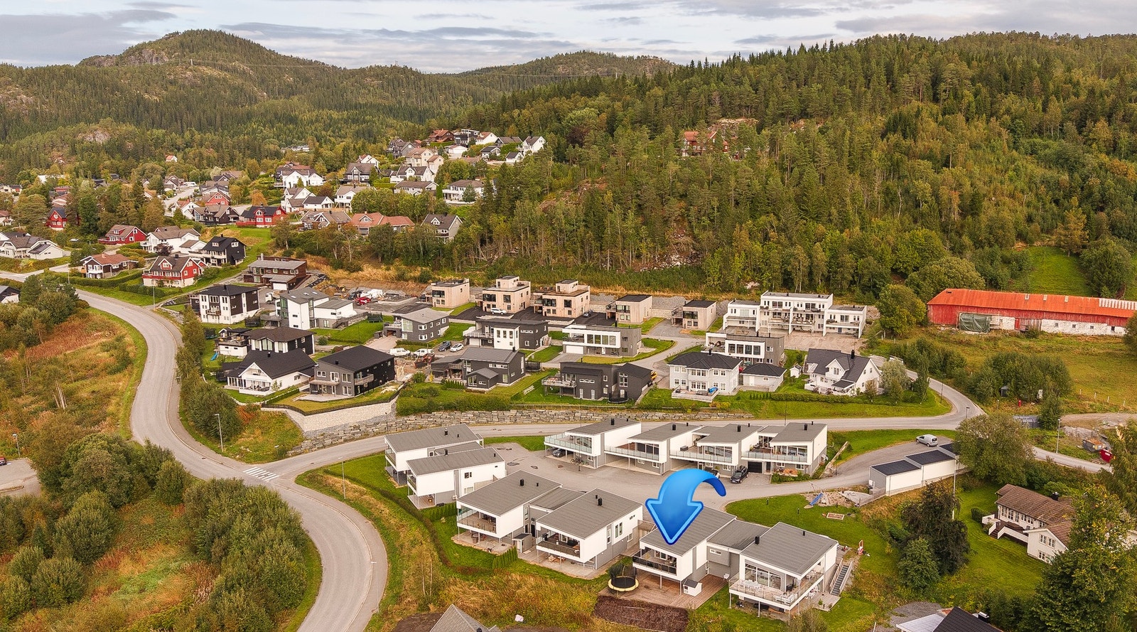 Attraktiv eiendom i populære Høkneslia. Nyere boligområde kun 4 km øst for Namsos sentrum Galleribilde