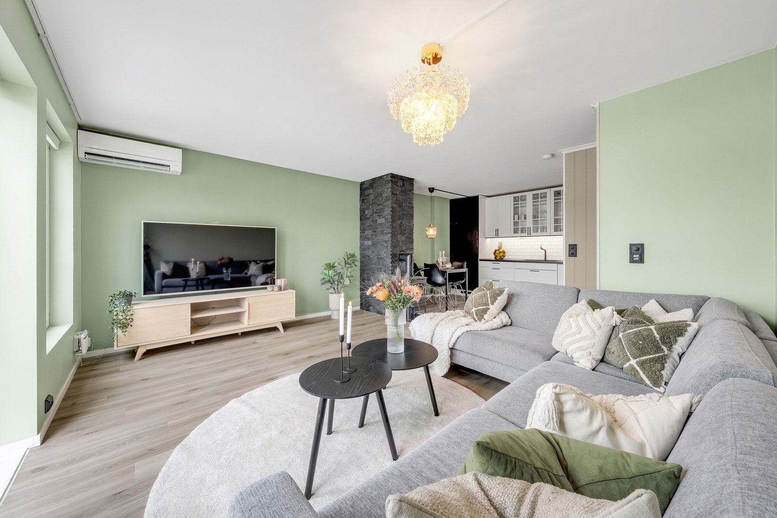 Velkommen til Naustmarka 4 B - Kontakt megler på 918 50 709 / morten.kjelsberg@em1.no dersom det ønskes privatvisning. Galleribilde