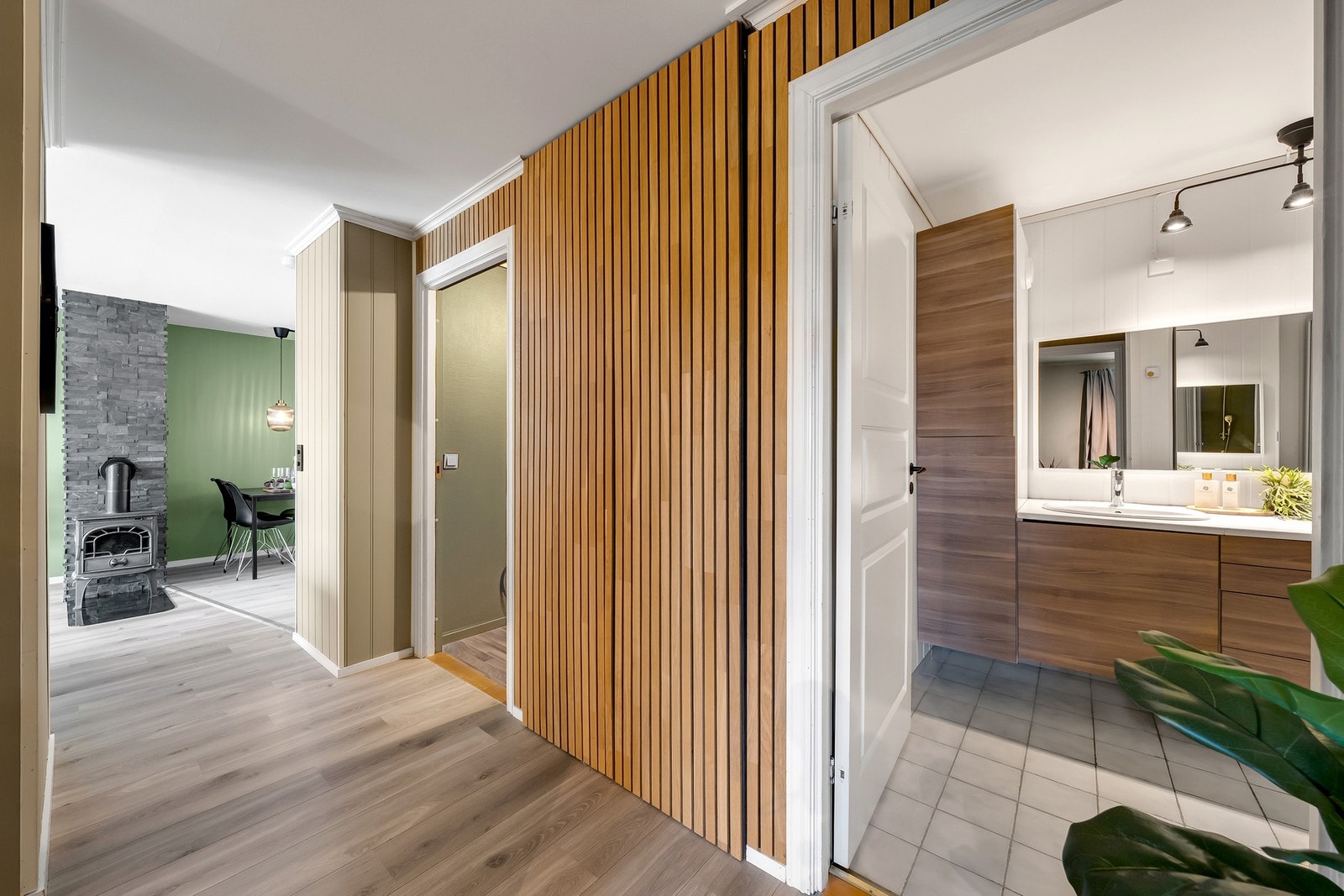 Fine spiler i gangen. Galleribilde