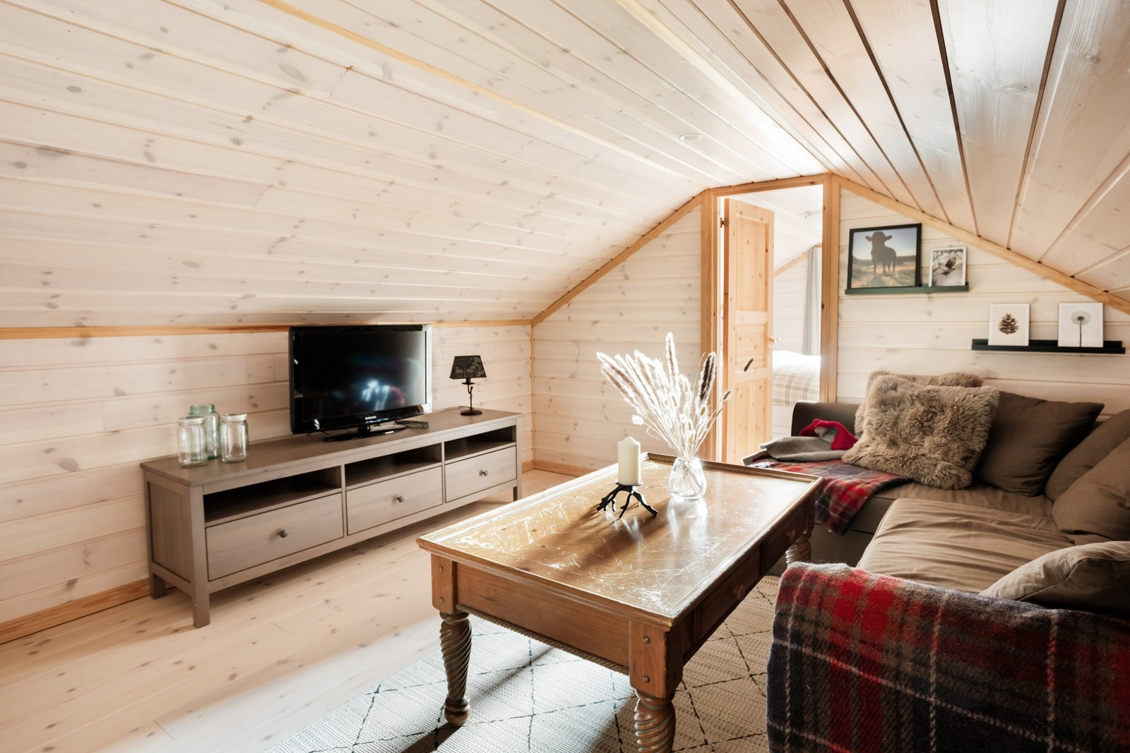 Loftstue. Galleribilde