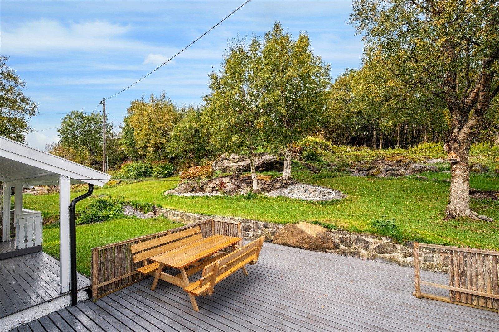 Stort opparbeidet og åpent grønnareal. Galleribilde