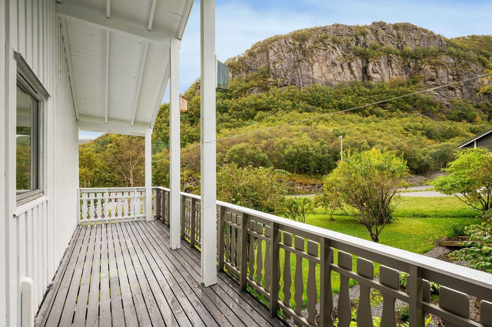 Terrassen strekker seg over 64,5m² med gode solforhold. Galleribilde