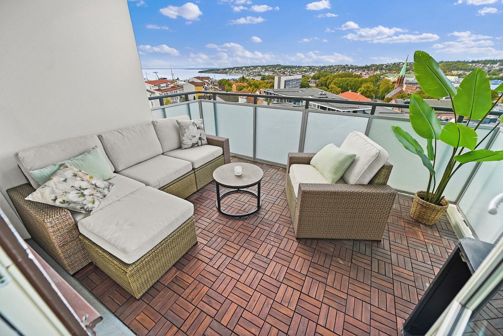 Felleskostnadene inkluderer TV og internett, varmtvann og oppvarming via radiator. Galleribilde