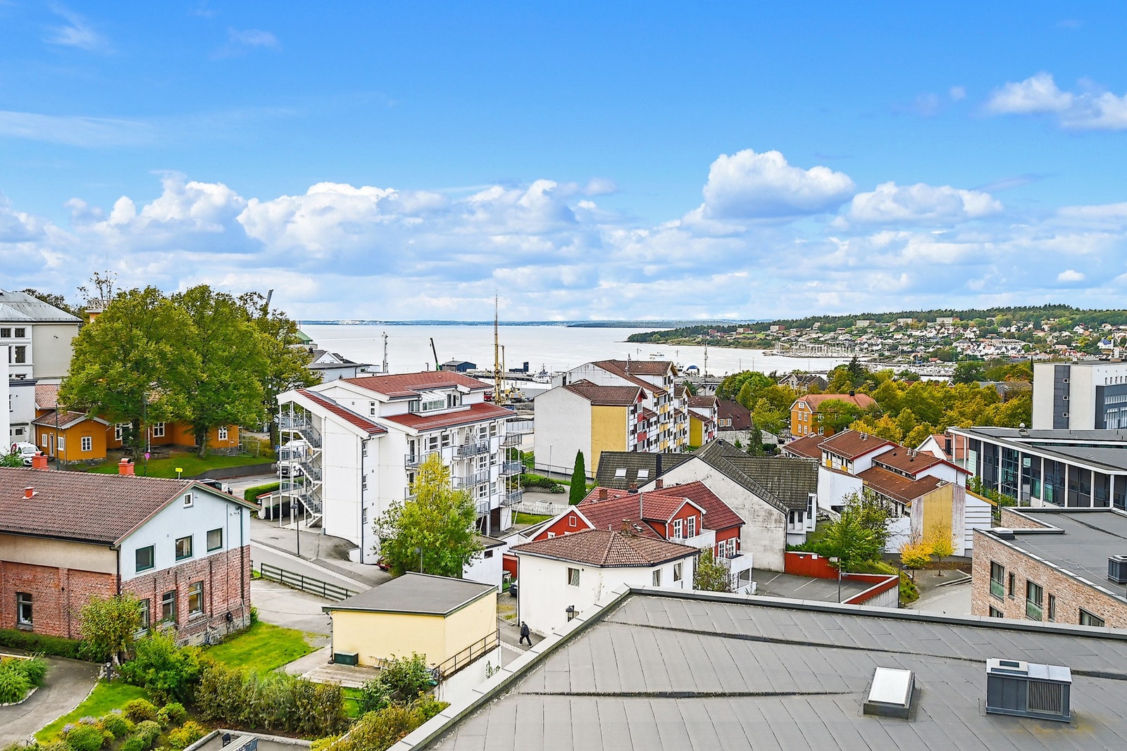 Med 180 graders utsikt ser man også fjorden fra balkongen. Galleribilde