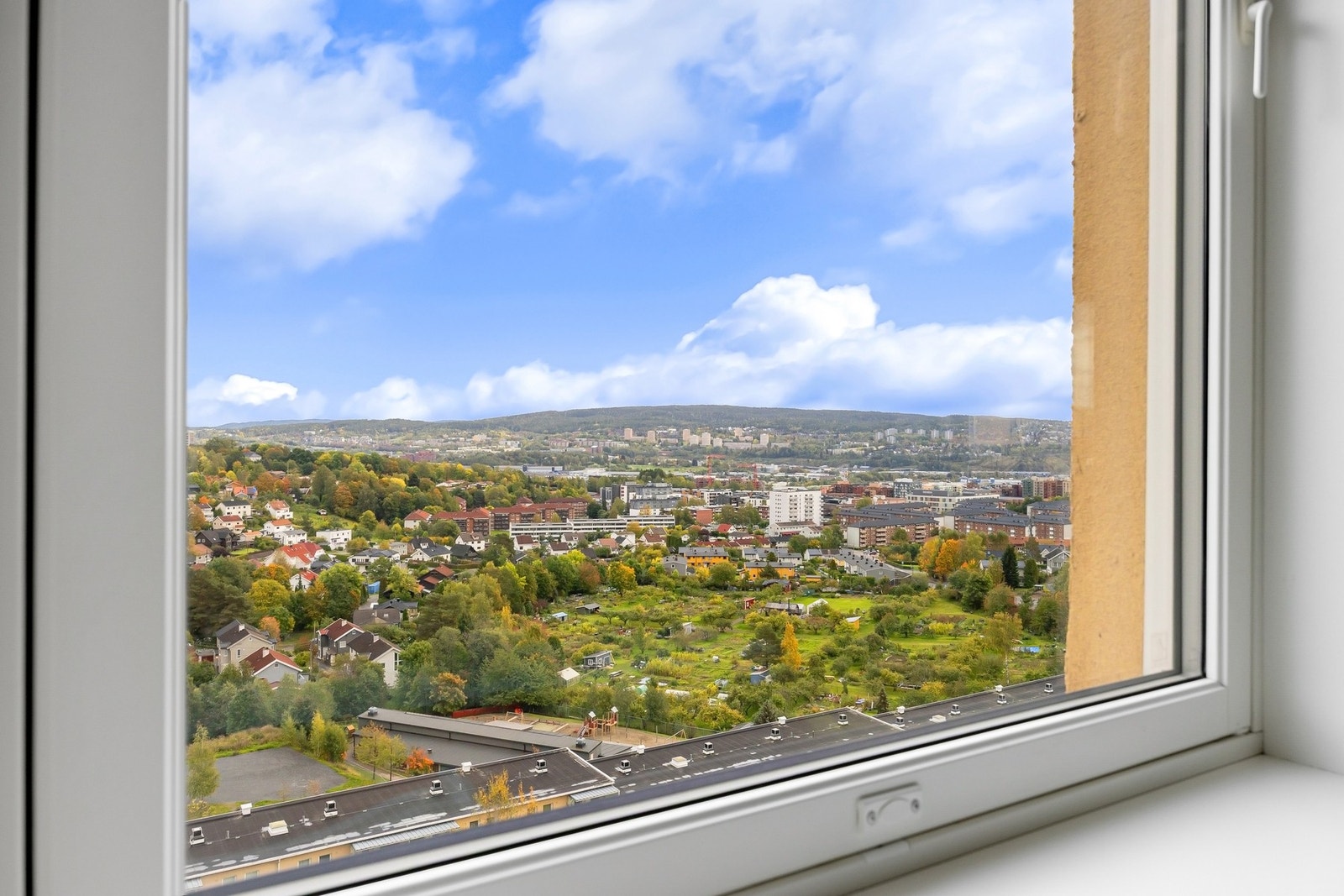 Flott utsikt fra alle rom i leiligheten. Galleribilde