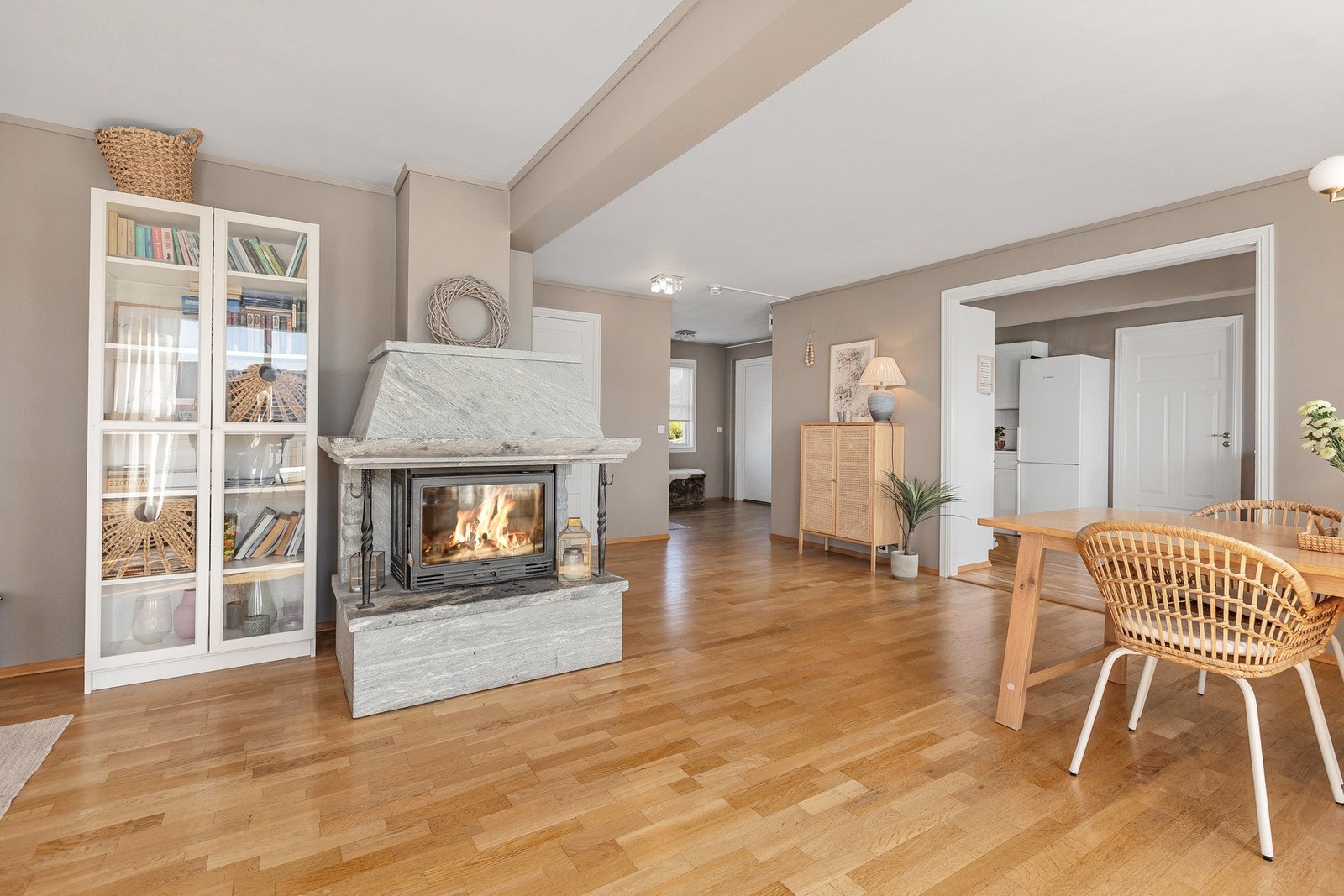 Peisovn på stue sørger for god varme og den lune stemningen. Galleribilde