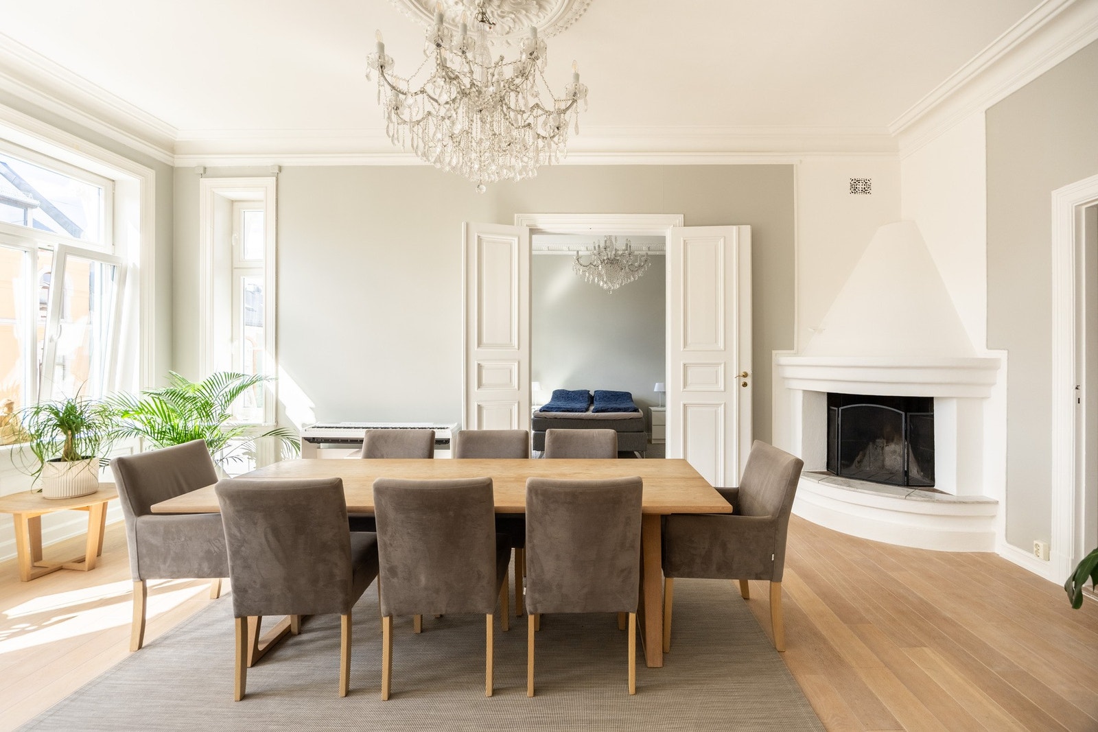 Dette er en klassisk perle beliggende i en av Frogners vakreste bygårder. Galleribilde