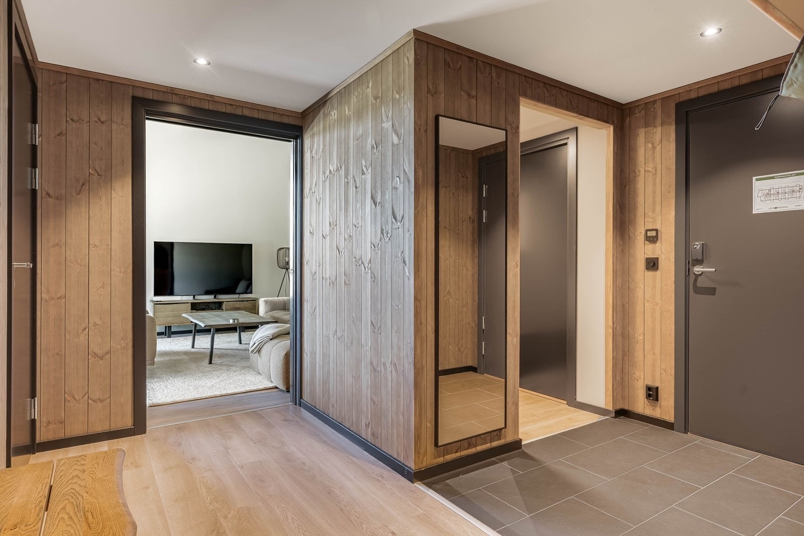 Entre, gang og garderobe/bod Galleribilde