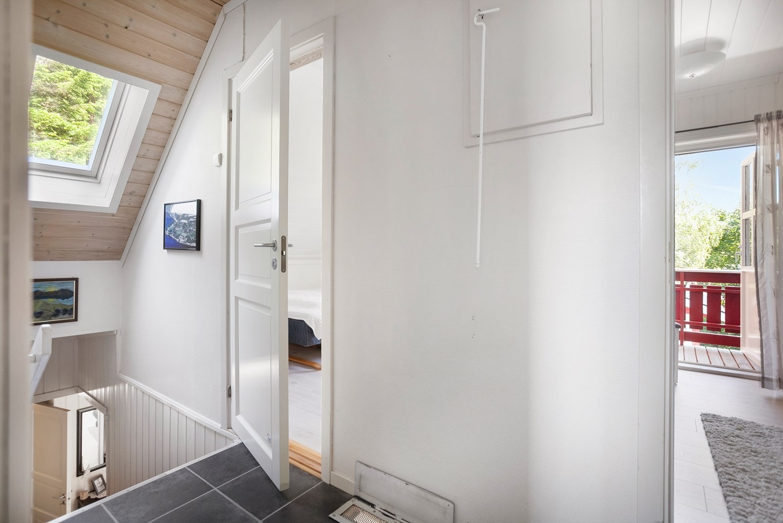 Fra gangen er det tilkomst til kryploft. Galleribilde