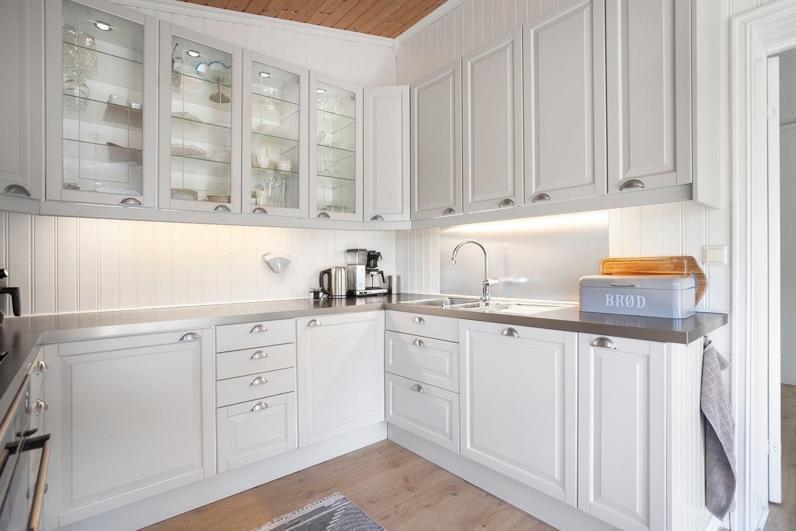 God benkeplass og klassiske detaljer. Galleribilde