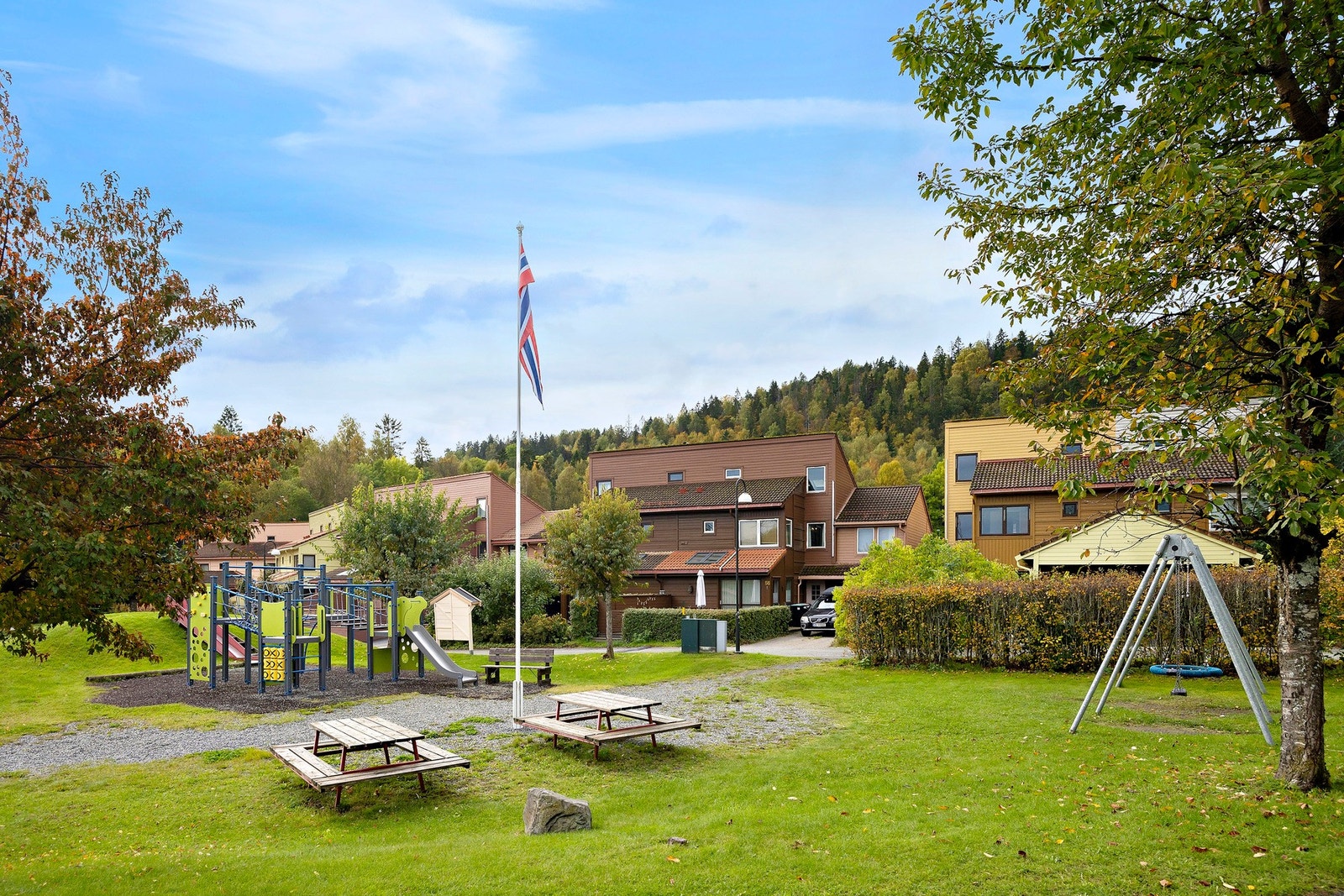Området byr også på grønne, hyggelige fellesarealer og lekeplasser. Galleribilde