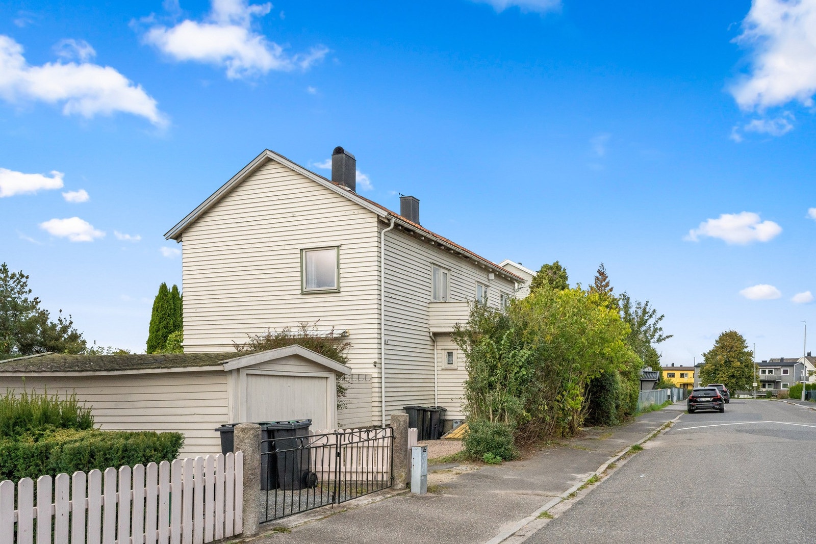 Boligen er beliggende i et rolig boområde med kort avstand til Sarpsborg sentrum Galleribilde