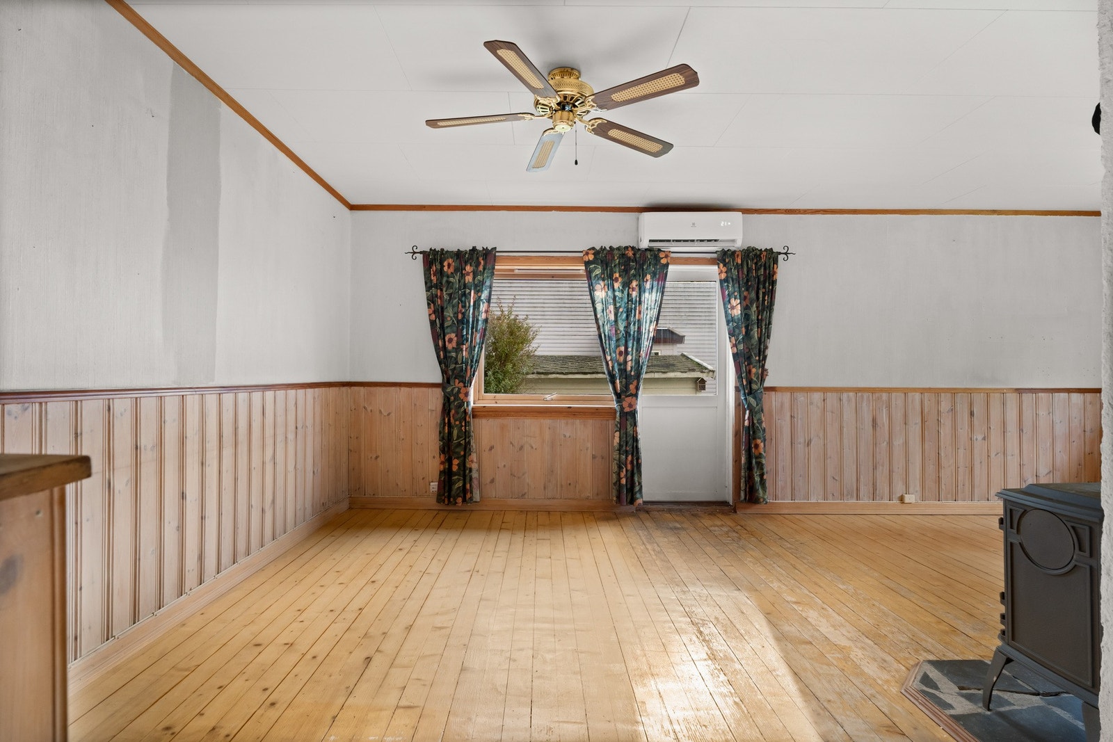 Fra stuen er det utgang til terrassen Galleribilde