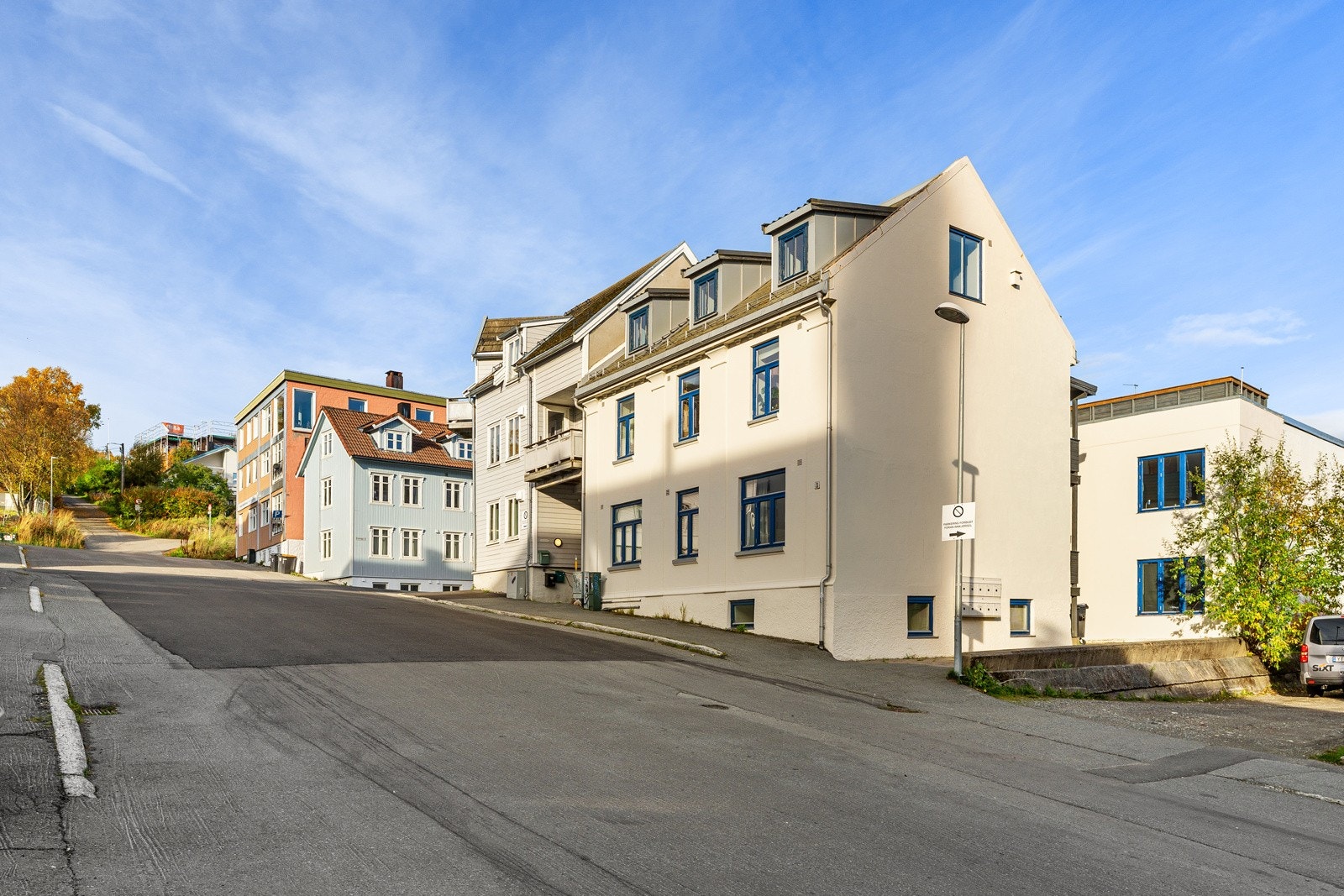Peder Hansens gate 3A er et lite sameie med 10 seksjoner og lave felleskostnader!