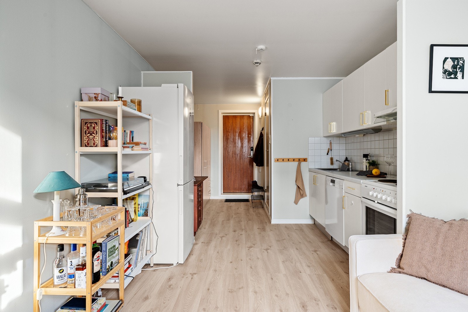 Smart planløsning med naturlige soner for innredning.