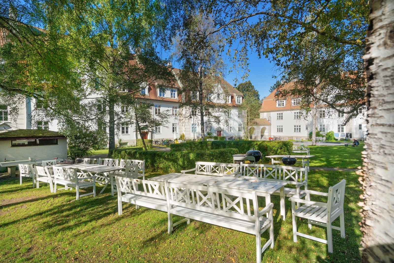 I Lindern Hageby disponerer beboerne store og vakre fellesarealer, nærmest som en egen park Galleribilde
