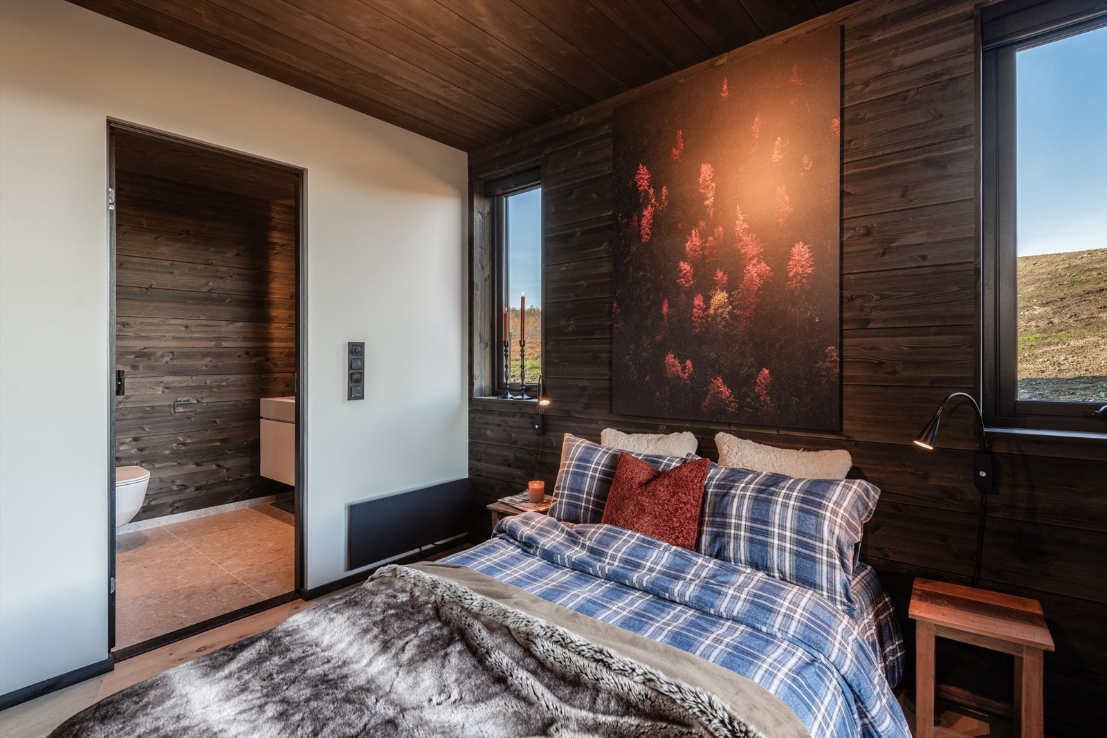 Ene soverommet er privat tilknyttet bad. Galleribilde