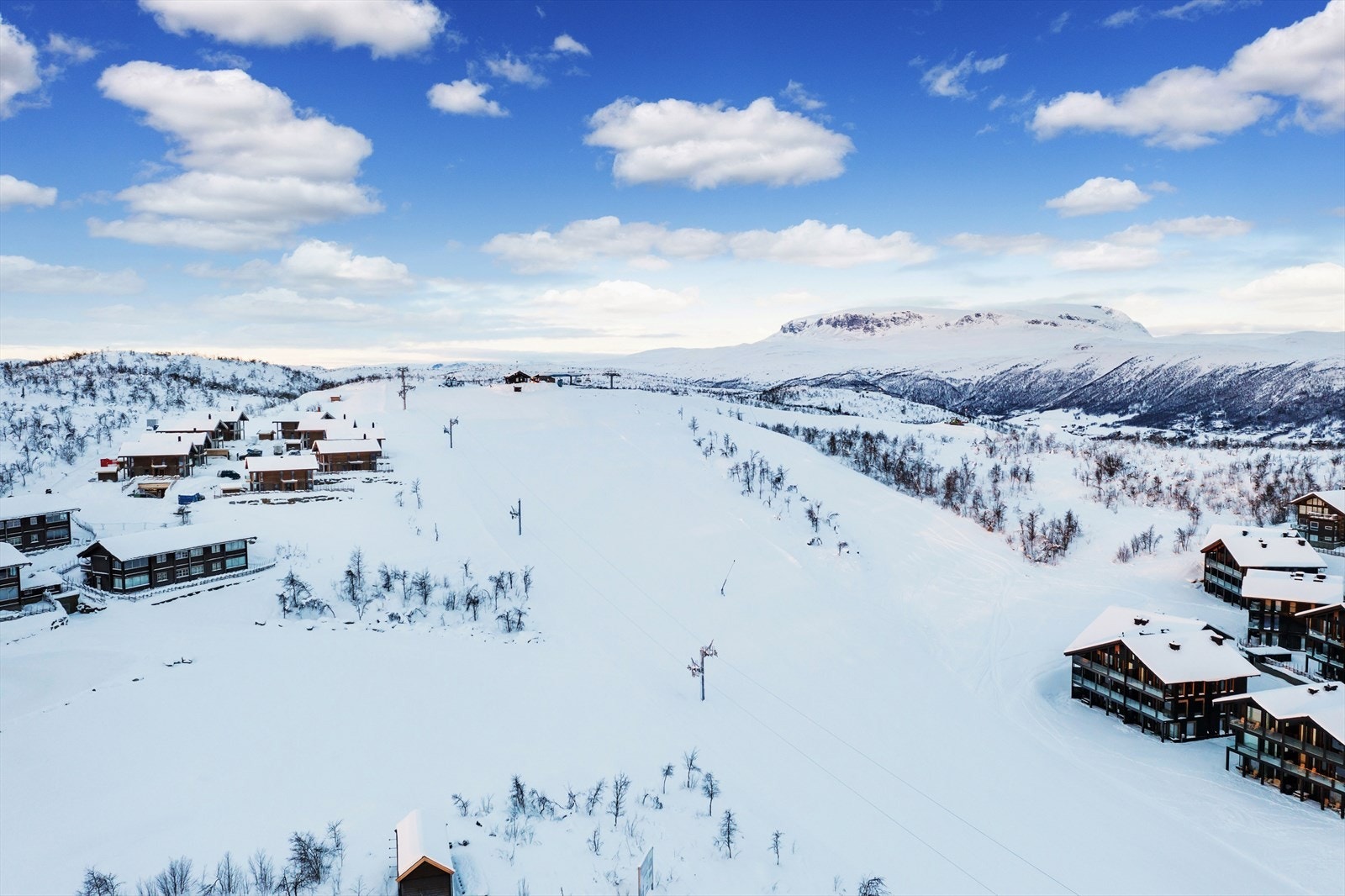 Her har du umiddelbar nærhet nydelige alpinbakker, samt milevis med nydelig preparerte langrennsløyper Galleribilde