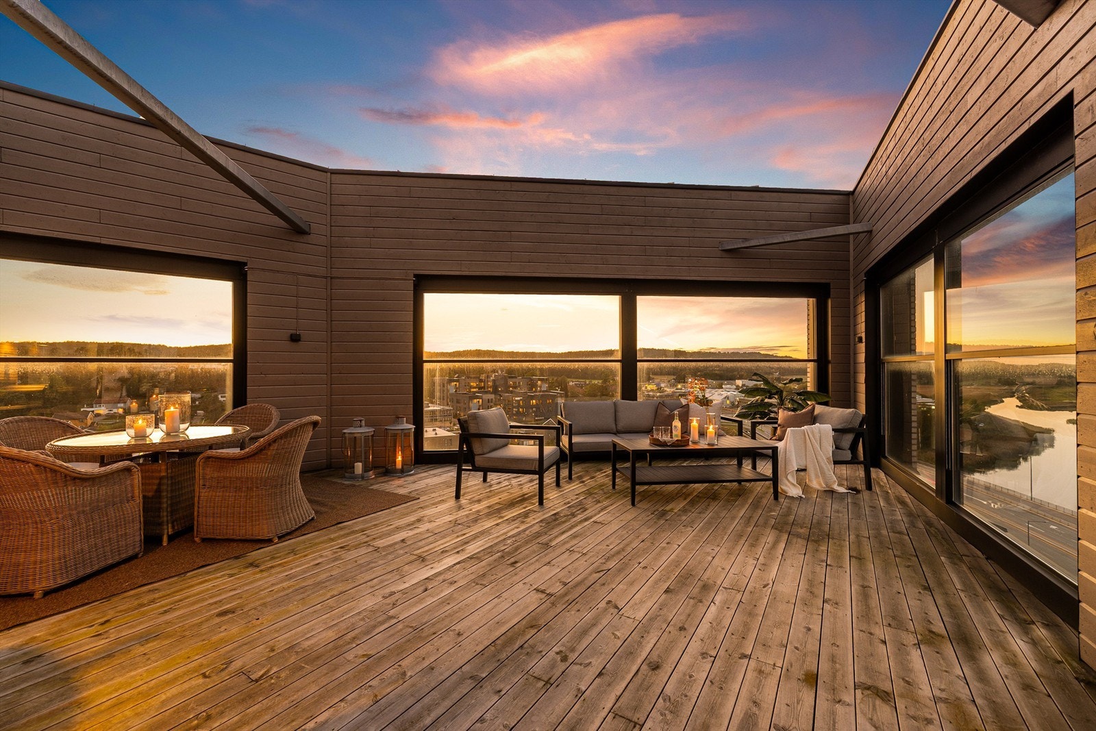 Takaltan på hele 44 kvm. - et fristed i høyden med nydelig utsikt til både landskapet og vakre solnedganger. Galleribilde