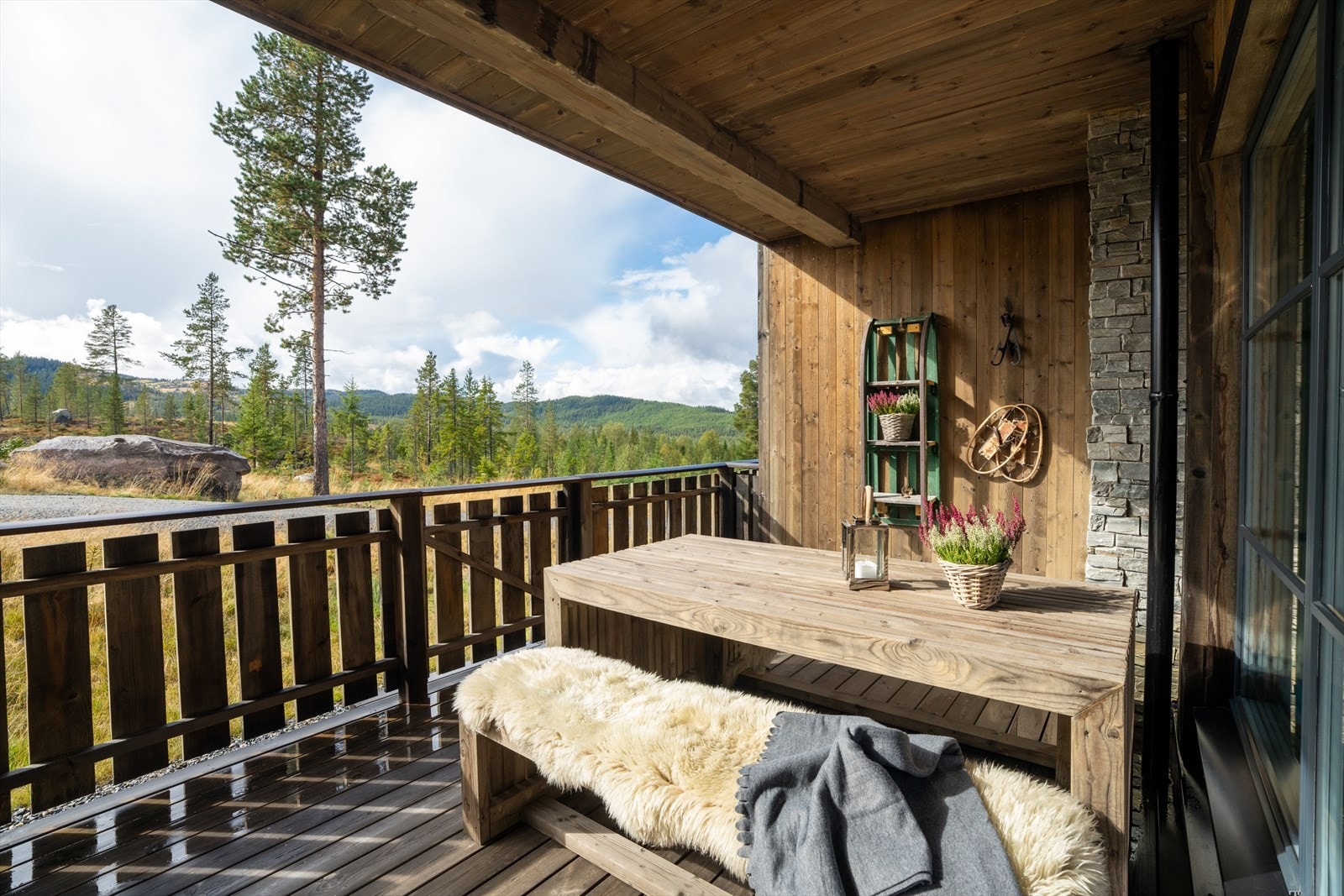Terrassene er på hele 41 kvm totalt og er begge takoverbygget. Galleribilde