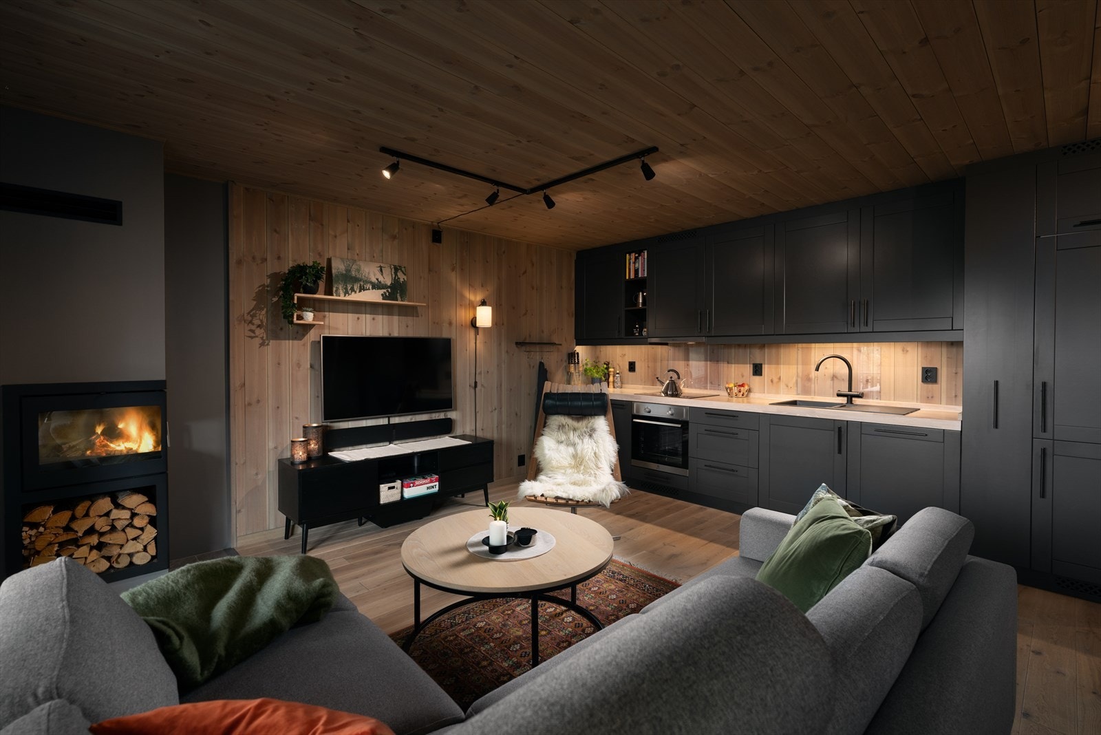 Åpen løsning mot kjøkkendel. Galleribilde