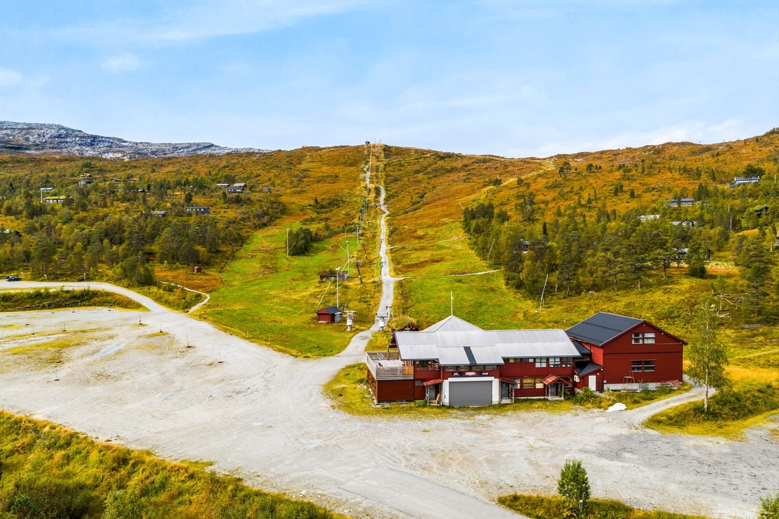Plassen er et glimrende utgangspunkt for både fot- og langrennsturer oppover Mødalen mot Såta og Kvitingen. Galleribilde