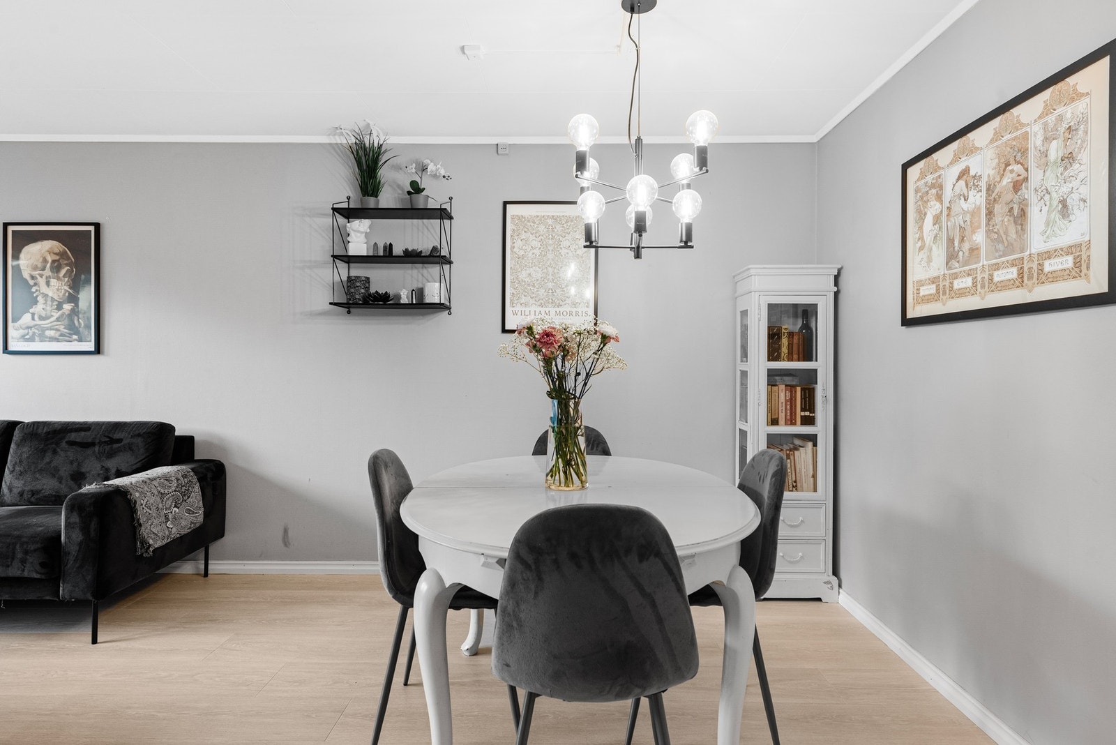 God plass til spisestue Galleribilde