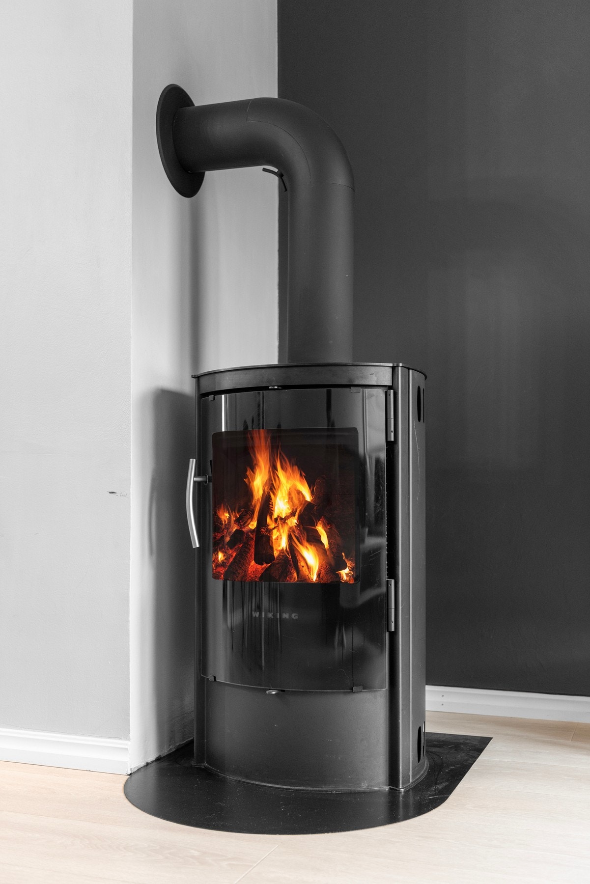 Koselig peis som gir ekstra varme og stemning på kalde dager Galleribilde