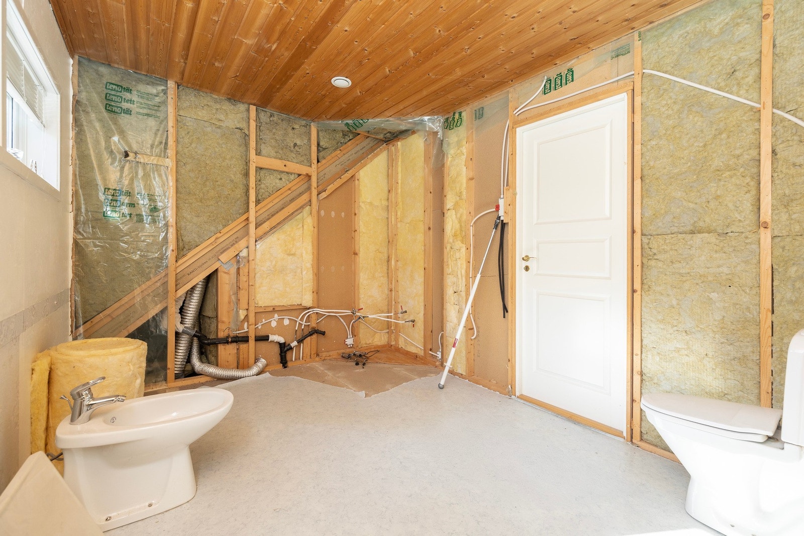 Bad fra ca. 1989 og er klargjort for rehabilitering. Galleribilde