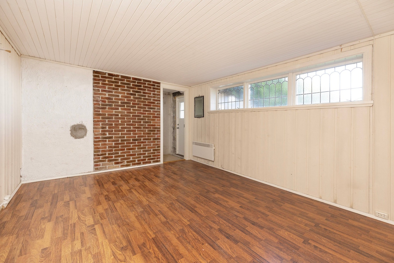 Rom innenfor garasjen. Galleribilde