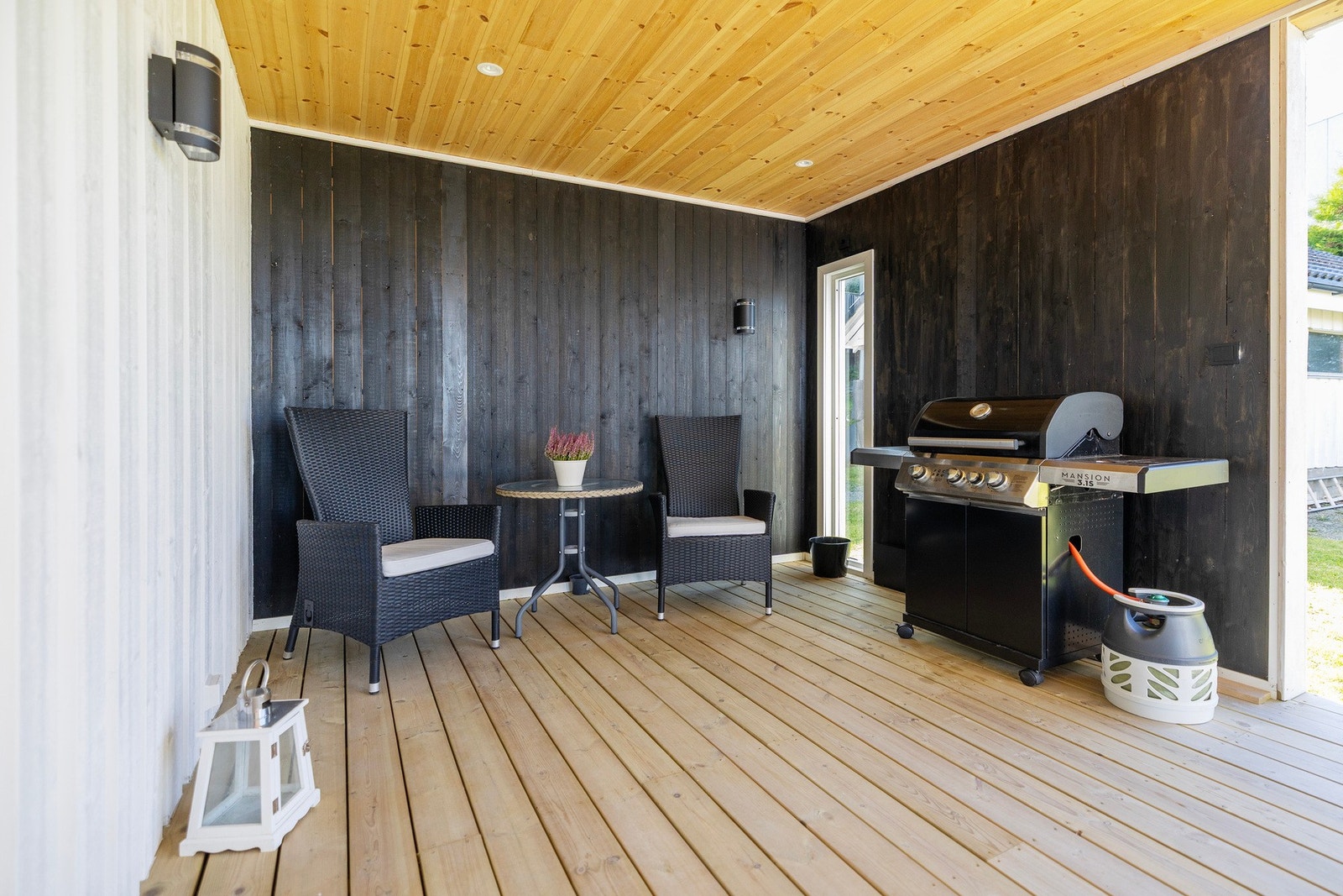 Her sitter man godt skjermet for vær, vind og naboer. Galleribilde