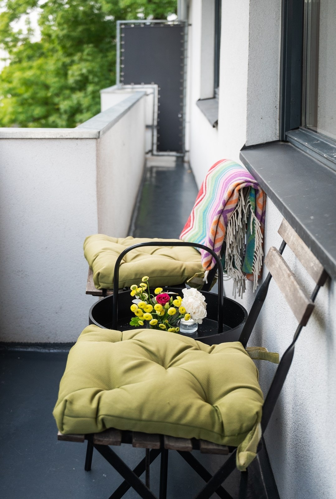En fin uteplass med gode lysforhold. Galleribilde