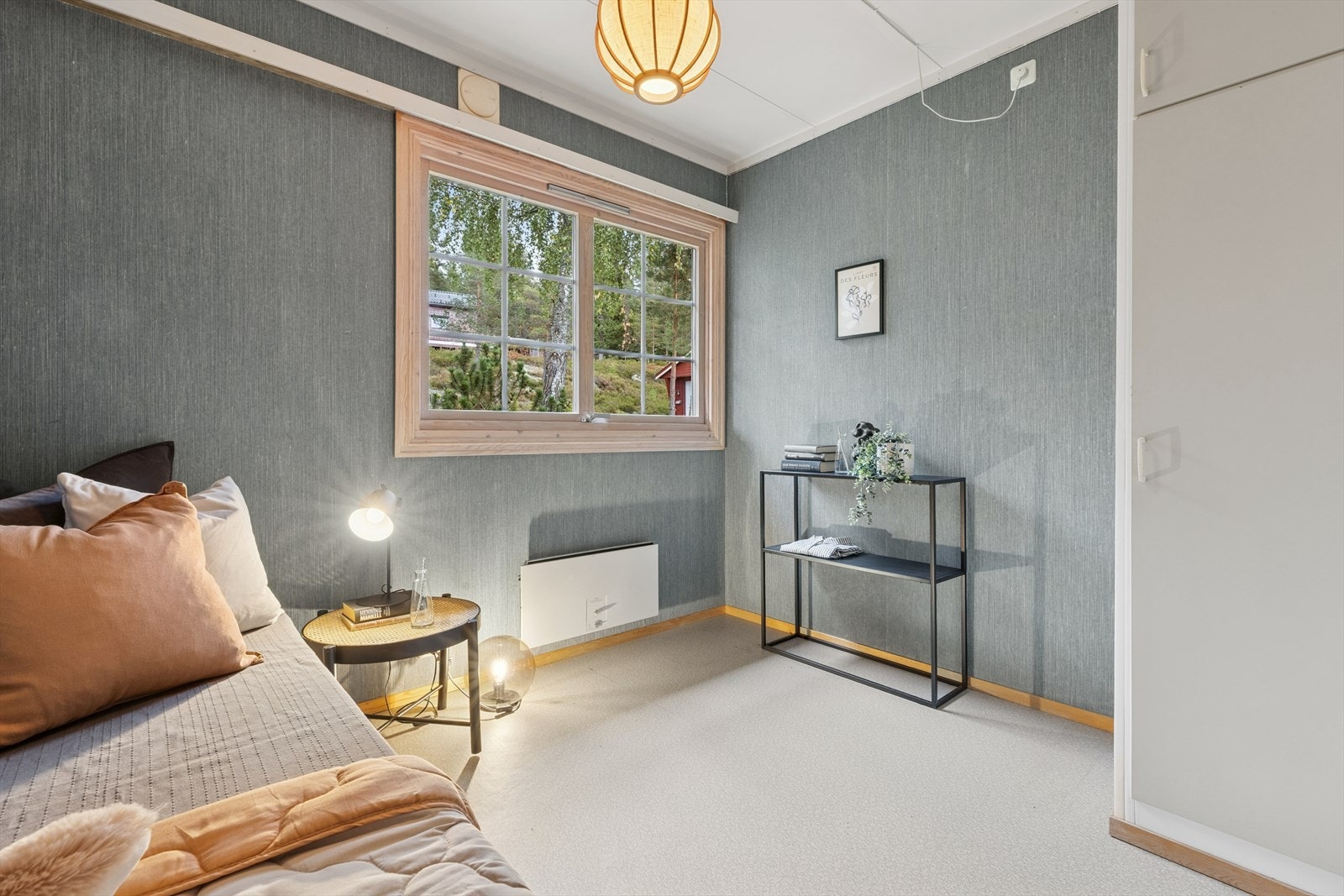 Soverom 2 har integrert garderobeskap. Galleribilde