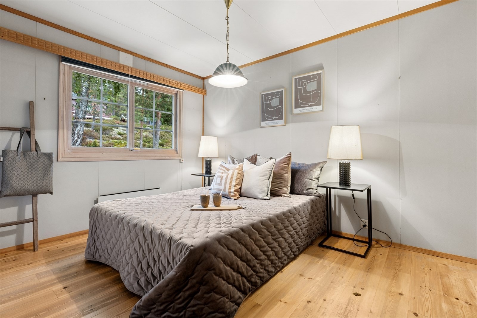 Det er 2 romslige soverom i hoveddelen. Galleribilde