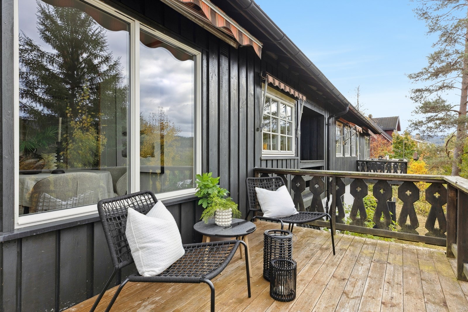 Det er fin balkong til utleiedelen. Galleribilde