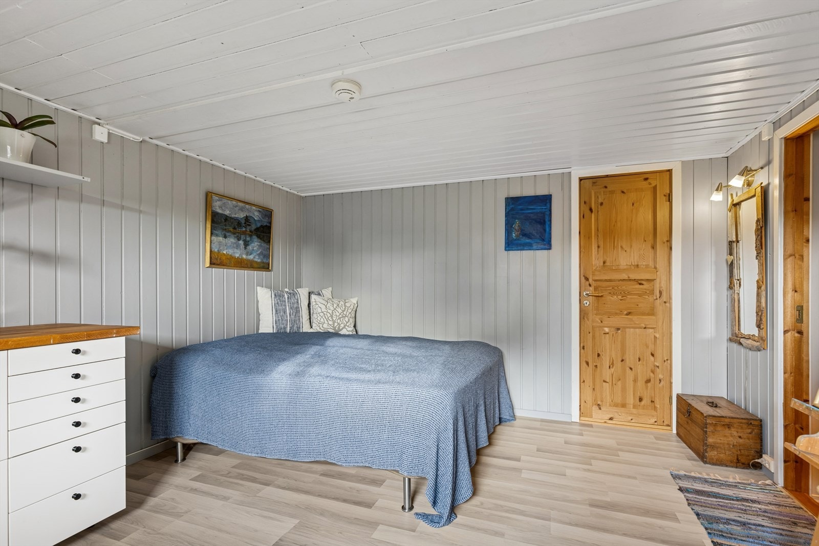 1. soverom i underetasje er det største soverommet i hele huset / evt. kjellerstue. Galleribilde