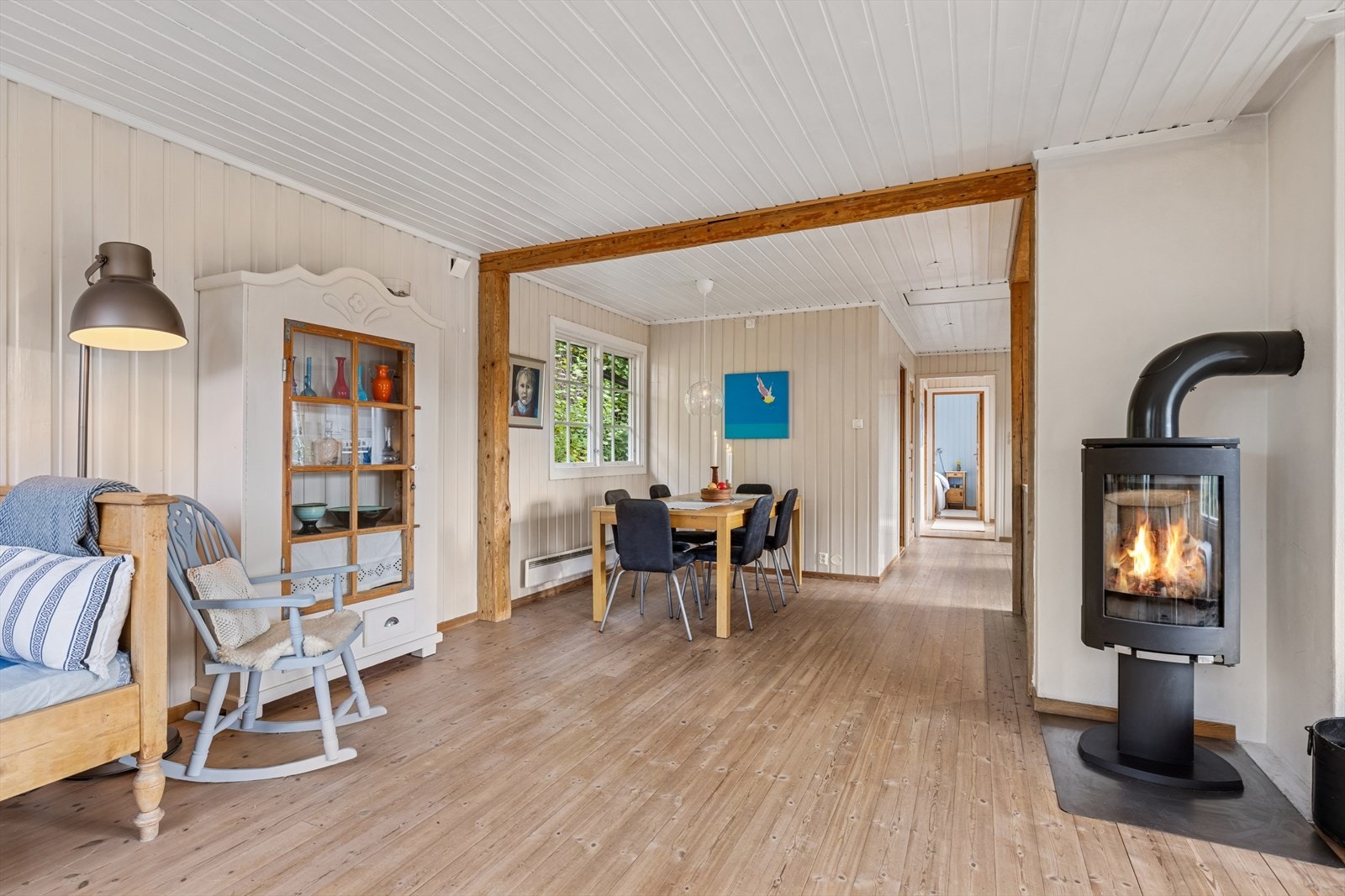 Spisestuen kan romme mange gjester Galleribilde