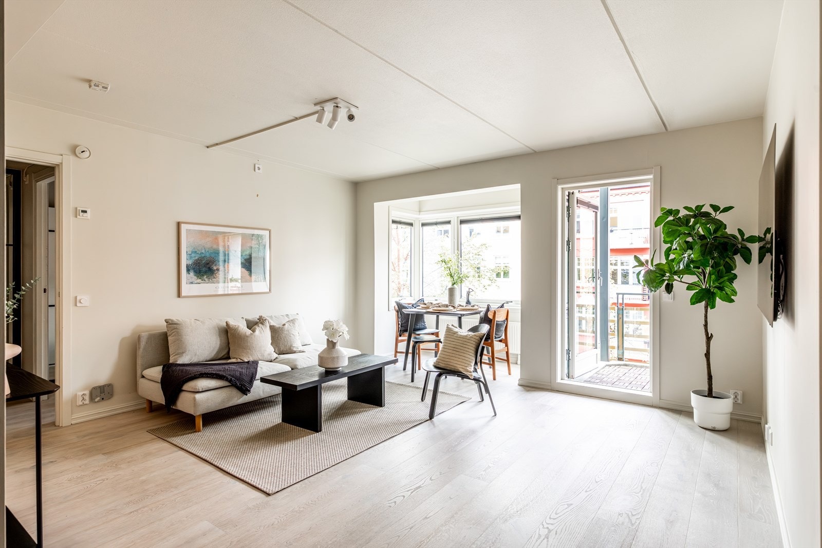 - Leiligheten ble vesentlig oppusset i 2020 og holder god standard - Galleribilde