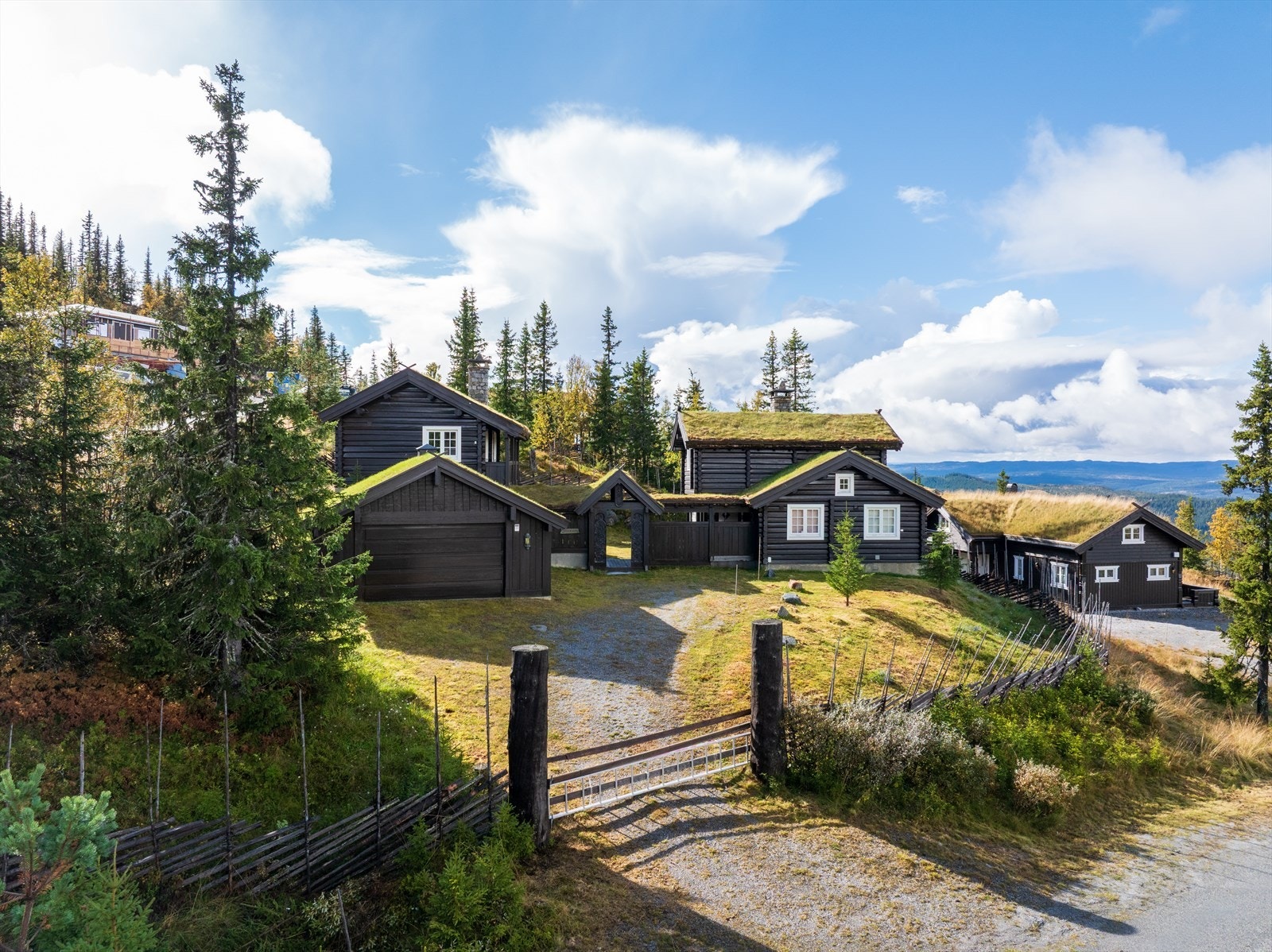 Velkommen til Alpinvegen 42, en eiendom presentert av EiendomsMegler 1 Fjellmegleren! Galleribilde