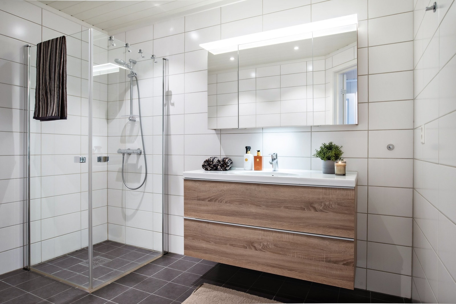 Bad med innredning fra Foss bad. Galleribilde