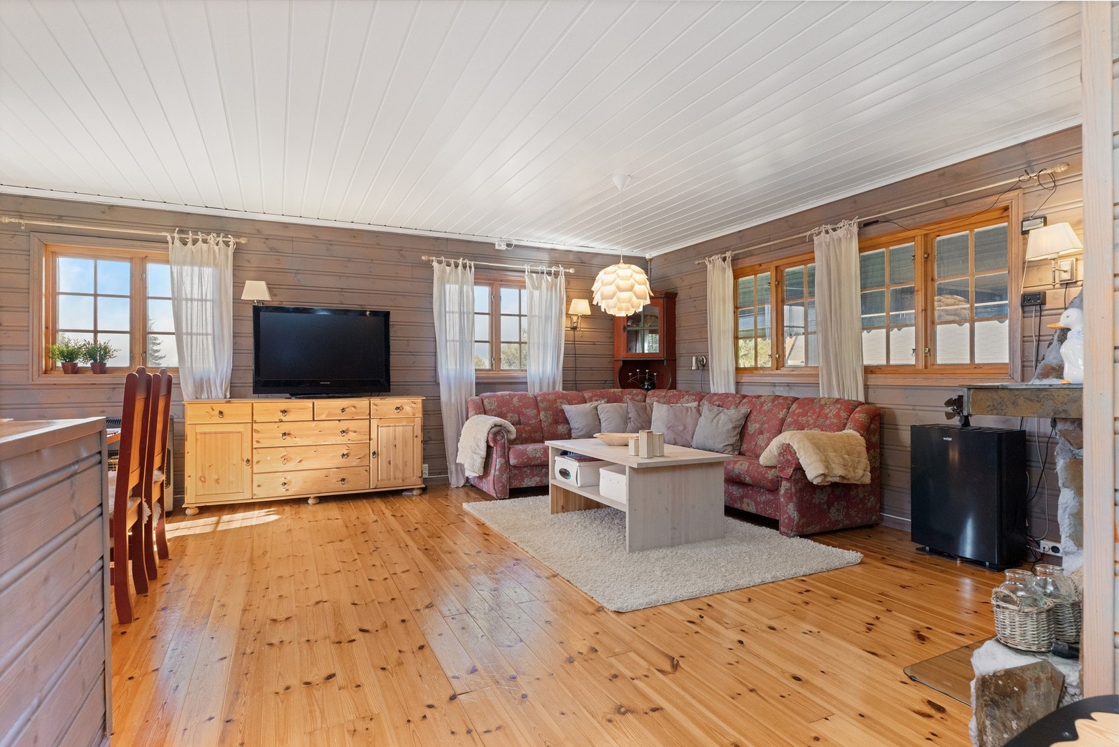 Liggende panel med beiset utførelse gjennomgående Galleribilde