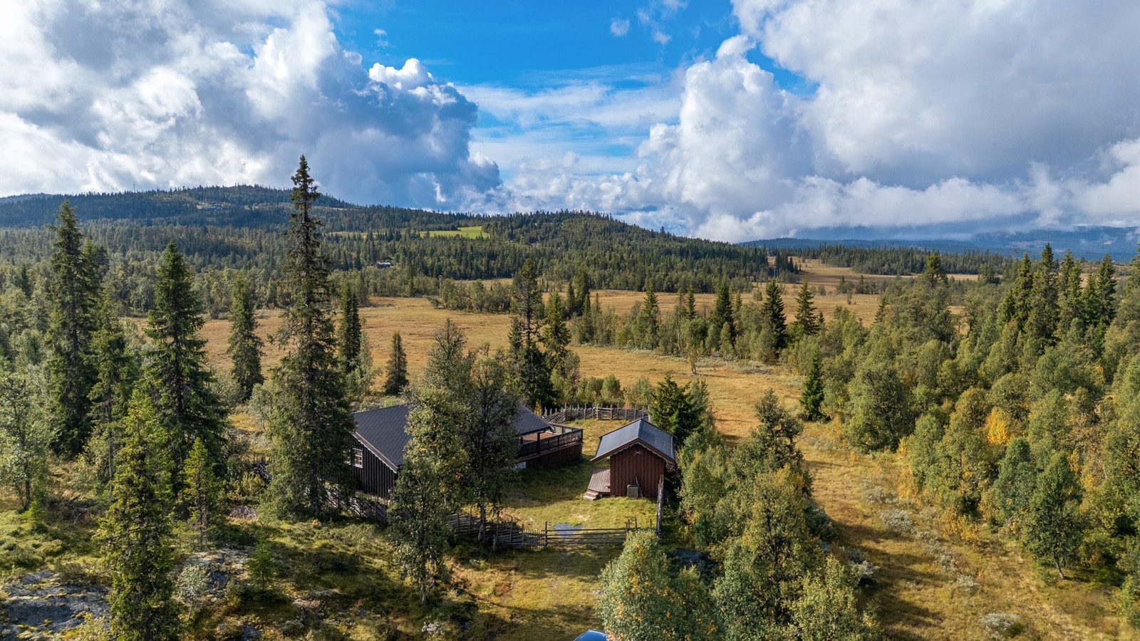 Velkommen til Briskehallvegen 145 ved Lenningen i Etnedal kommune. Foto: Christine Stokkebryn Galleribilde