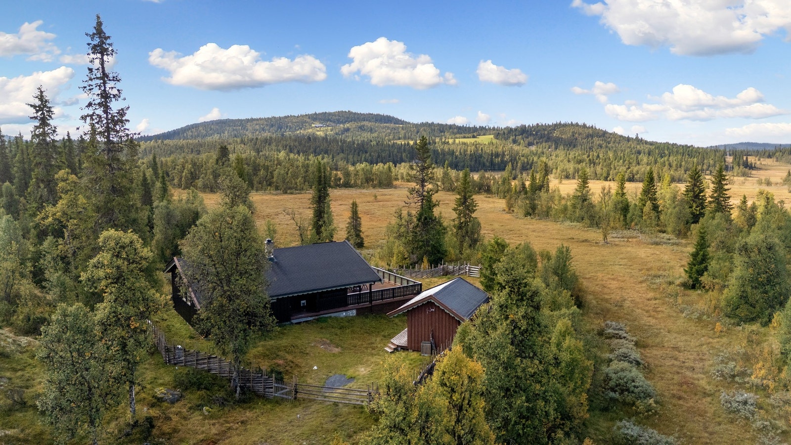 På vinteren er det kort vei til skiløyper som tar deg milevis av gårde Galleribilde