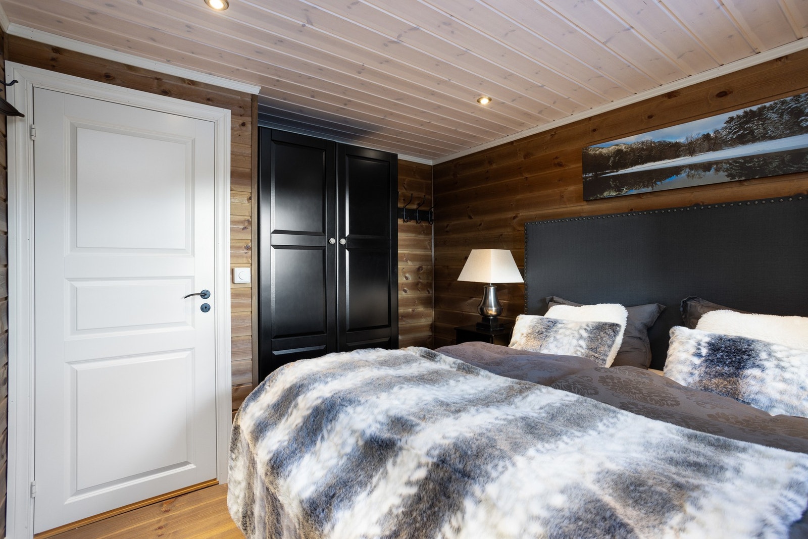 Hovedsoverom - God plass til garderobeløsning Galleribilde