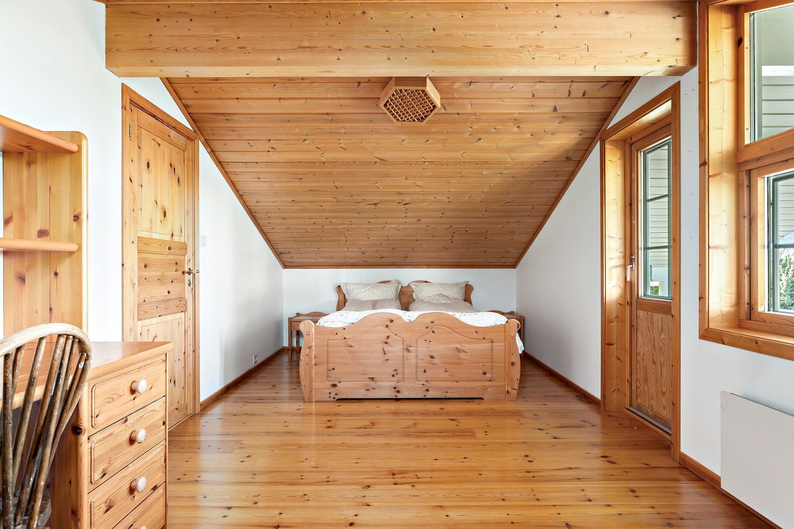 Begge soverommene er på 9 kvm Galleribilde